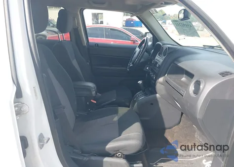 2014 Jeep Patriot Latitude z USA, uszkodzony, nr VIN 1C4NJRFB3ED816720